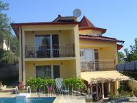 Furnished sea view villa 300m from the beach