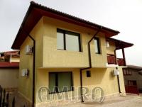 Furnished sea view house near the beach