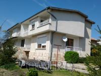 Semi-detached house 4km from the beach