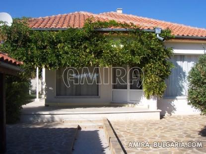 Furnished house near Kamchia front 2