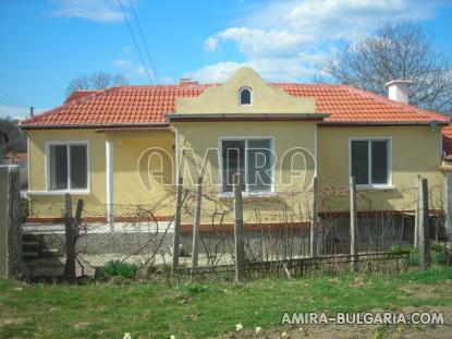 Renovated holiday home 6 km from the beach front
