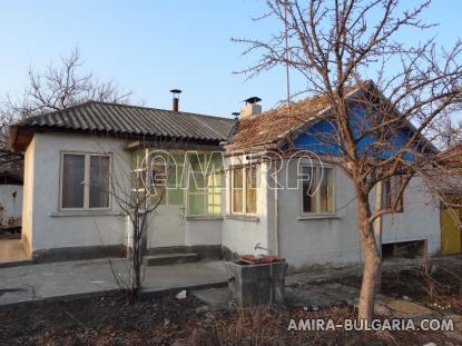 House near a lake 3km from Dobrich