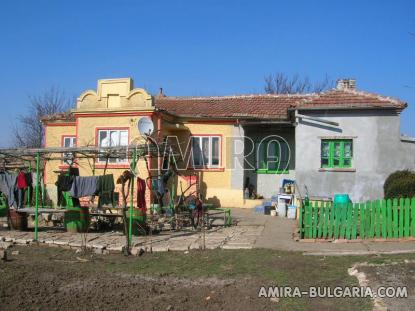 House 48 km from the beach front 2