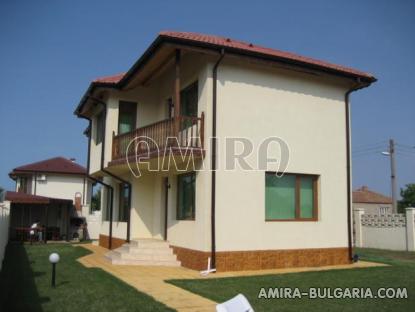 Furnished house 2 km from the beach side