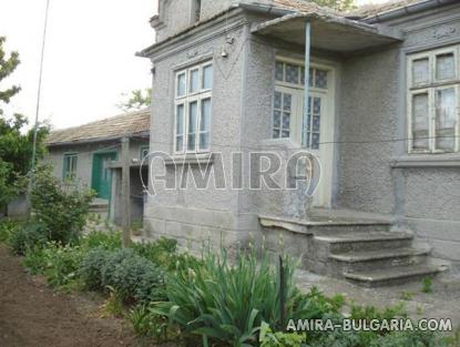House in Bulgaria near a lake front 2