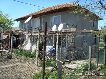 Old house 5 km from Kamchia beach front