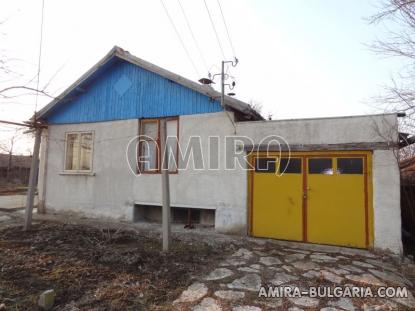 House near a lake 3km from Dobrich side