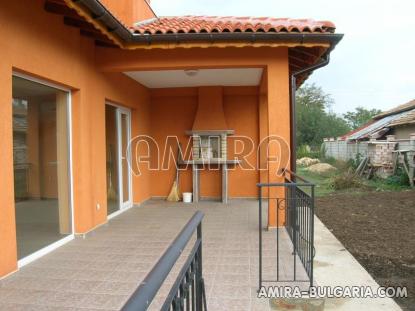 Massive 3 bedroom house 7 km from Balchik veranda