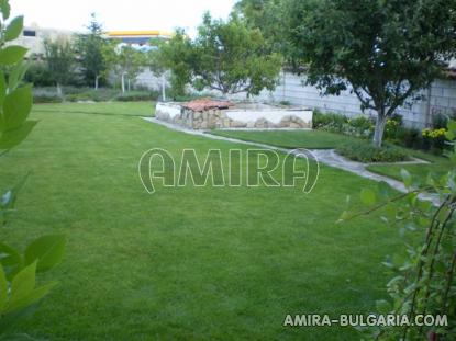 Furnished house 10km from Varna garden 3