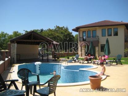 Furnished house in Kranevo pool 2