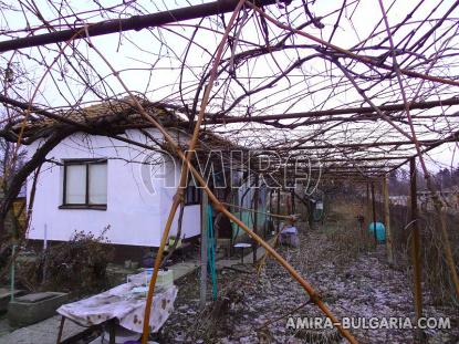 Holiday home 6 km from Dobrich garden