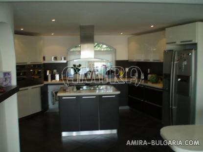 Luxury villa in Varna 3km from the beach kitchen