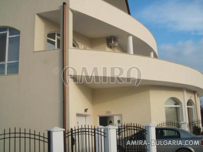 Furnished villa near the Royal Palace side 3