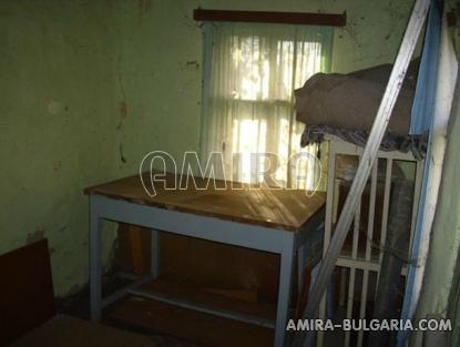 Cheap bulgarian home with big plot room 2