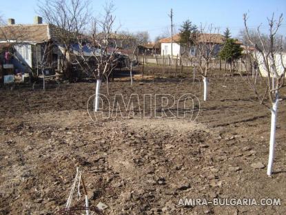 Furnished house 8 km from the beach garden