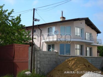 Sea view villa in Varna fence 2