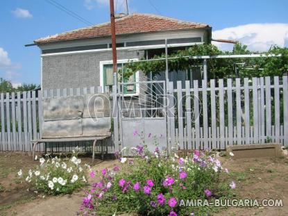 Cozy house near Dobrich fence 2