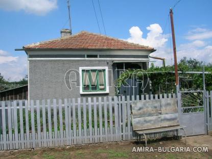 Cozy house near Dobrich fence 3