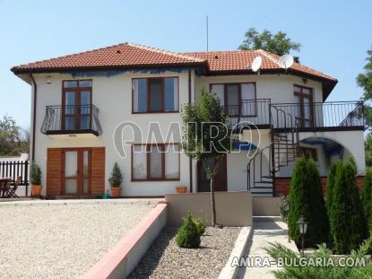 Huge furnished house with pool 28 km from Varna 