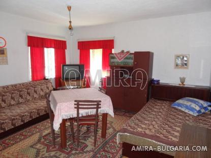Cozy house near Dobrich garden room