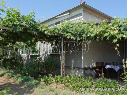 Cozy house near Dobrich garden 8