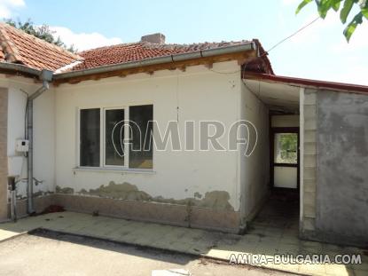 Bulgarian town house with bar side 2