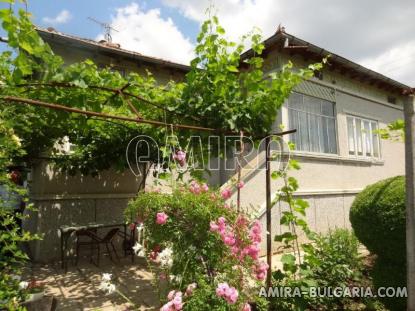Cozy house 10km from the beach 1