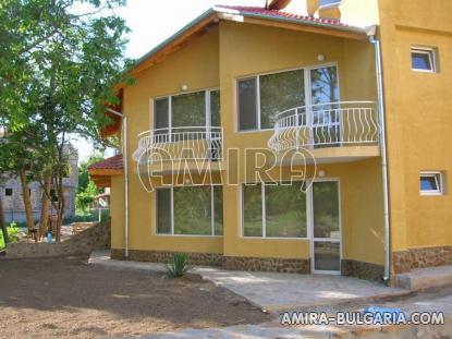 Furnished villa in Kranevo 600 m from the beach