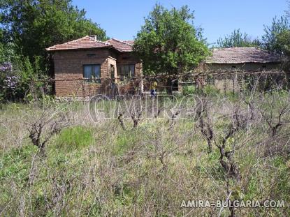 House in Bulgaria near Dobrich garden