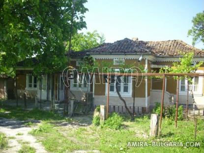 Bulgarian holiday home near a dam