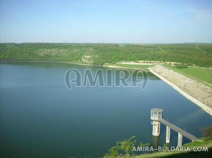 Bulgarian holiday home near a dam lake 2