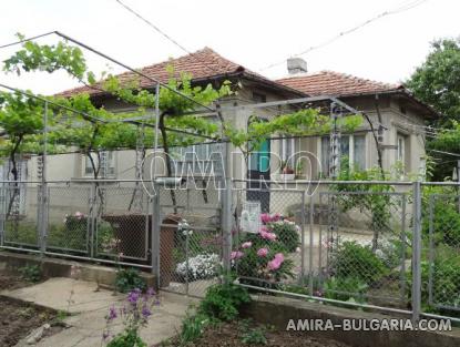 Тown house with garage in Bulgaria