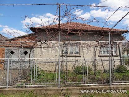 Тown house with garage in Bulgaria 2