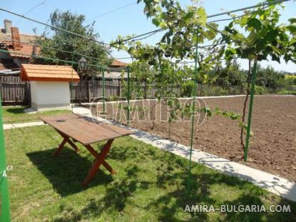 Bulgarian house near a lake 6
