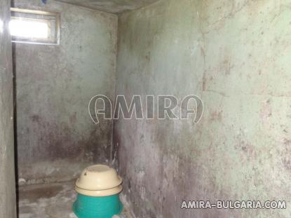 House in Bulgaria 34km from the beach old bathroom
