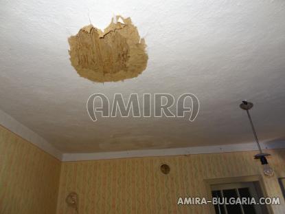 Old bulgarian house in a well served village ceiling