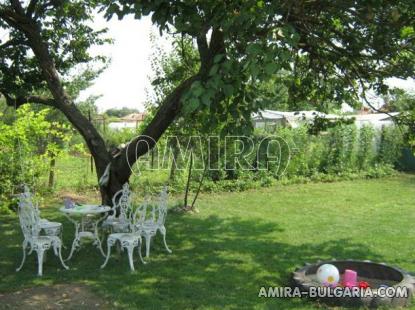 New furnished house in Bulgaria garden