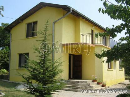 Furnished house next to Varna