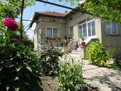 Renovated house with garage in Bulgaria 1