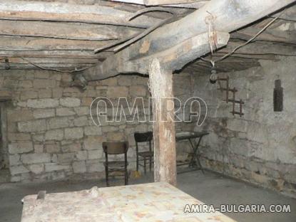 Renovated house 39 km from the beach basement