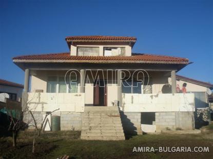 New house in Bulgaria near a lake