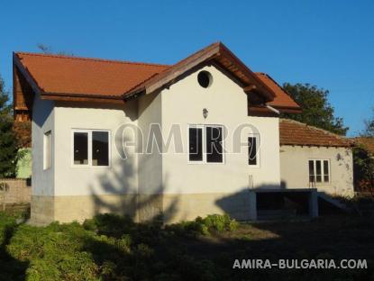 Renovated house in Bulgaria near a dam 1