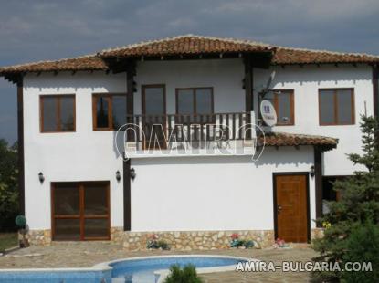 Furnished house with pool near Albena