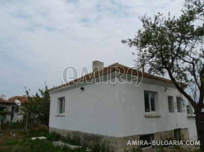 House in Bulgaria next to a dam 6