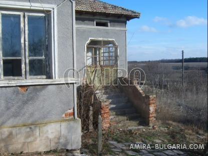 Bulgarian house with big plot 3
