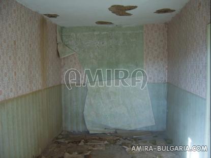 Bulgarian house with big plot 12