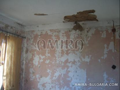 Bulgarian house with big plot 14