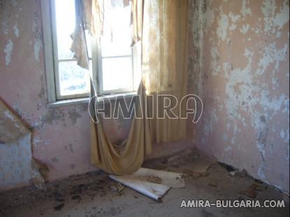 Bulgarian house with big plot 15