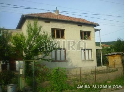 Big unfinished house near Albena