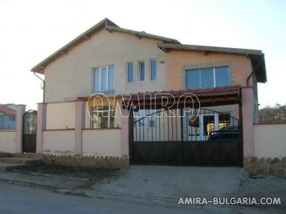 House with bar near the beach 4